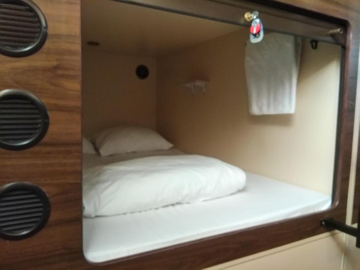 Capsule Hotel Interqube Tretyakovskaya Moscovo Exterior foto